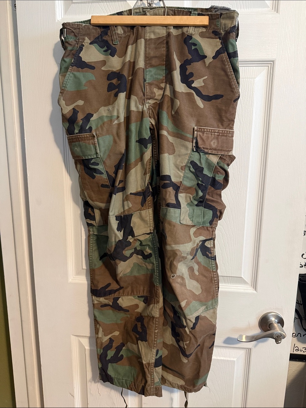 Men's Woodland Camo Cargo Pants - Classic Utility Style